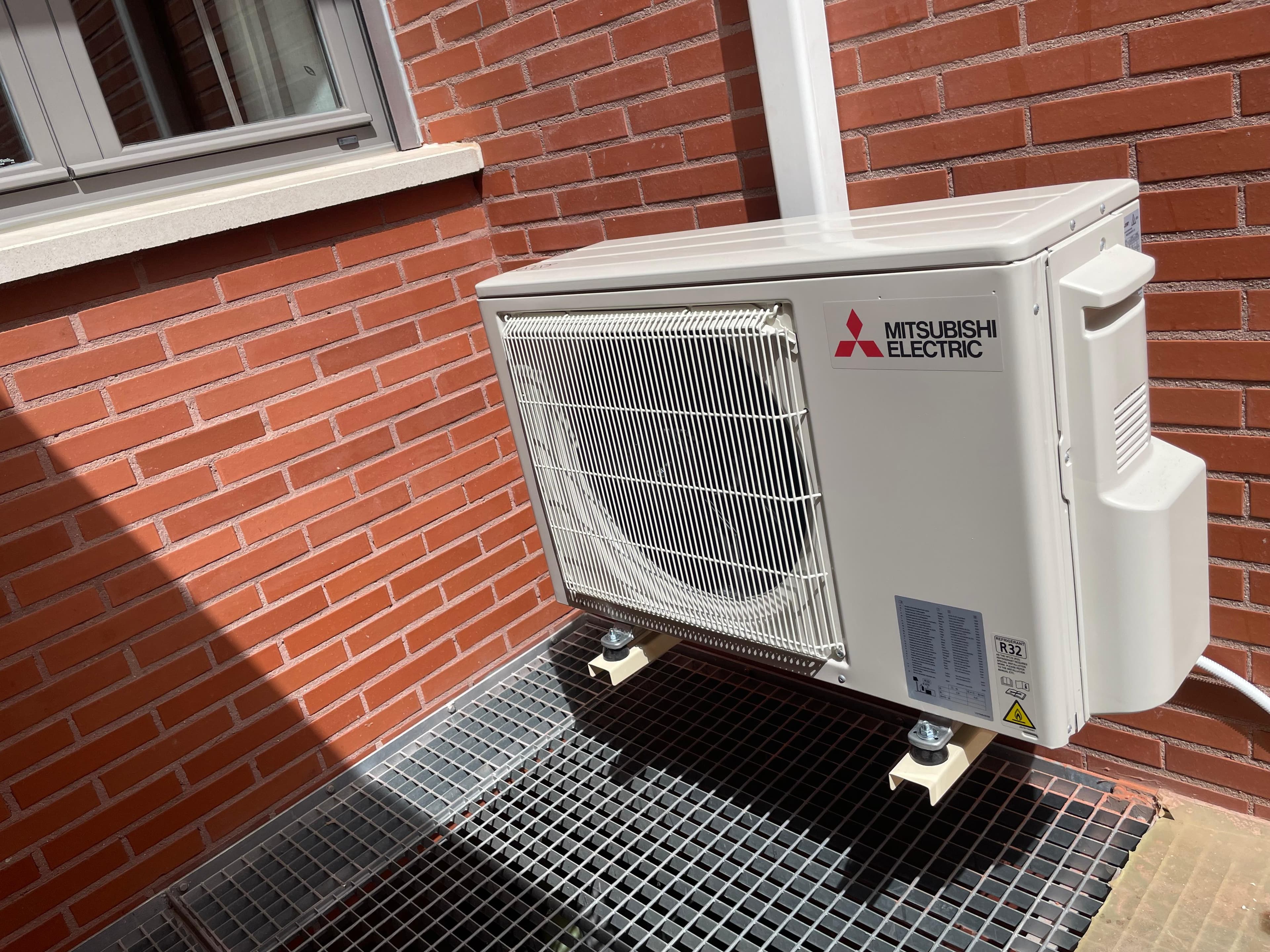 Trabajo técnico en sistema de calefacción y aire acondicionado